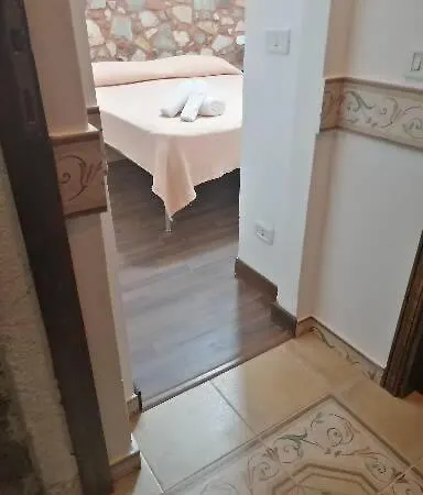 The Olive's Hill Скалея